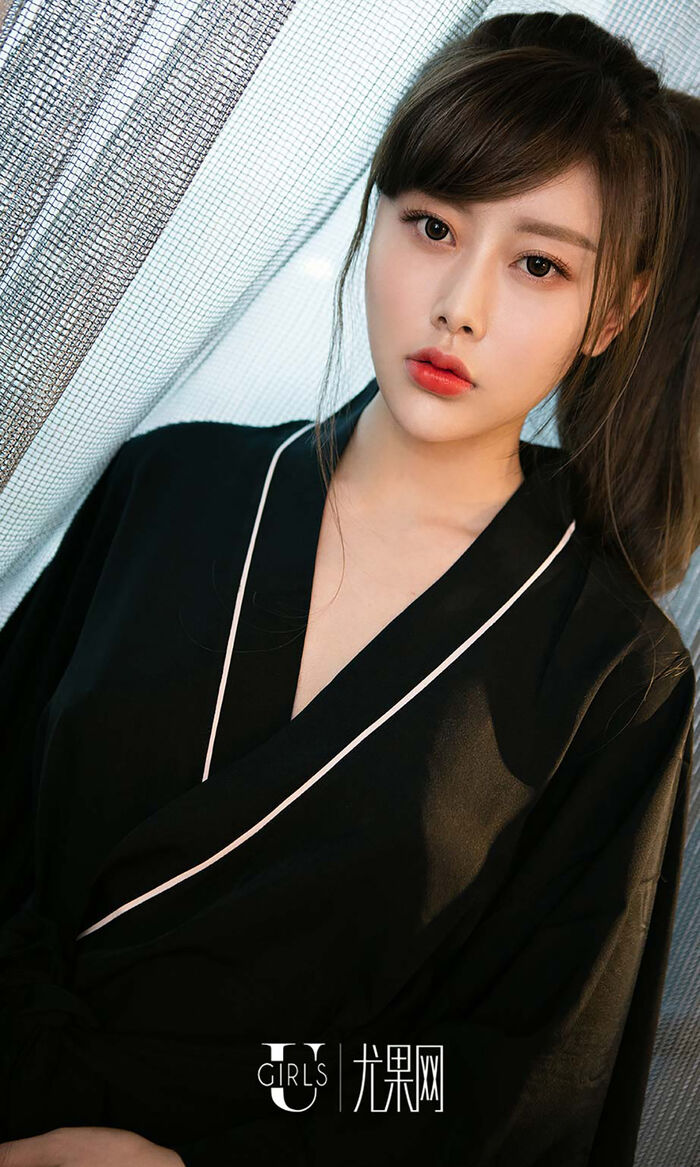 [Ugirls 爱尤物] No.548_嫩模艺宁半脱上衣露半球黑色蕾丝内裤撩人诱惑Photo 40P 20th image