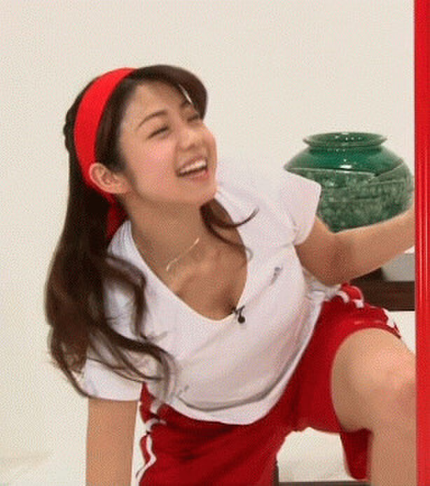 49 Valley Erotic GIF Images! Summary of the tight cleavage of happening breast fliers and busty gradles seen on TV 25th image