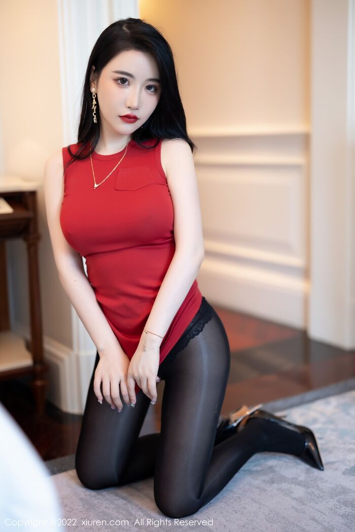XiuRen第5151期_女神Cherry绯月樱厦门旅拍红色收身衣配开档黑丝撩人诱惑写真86P 36th image