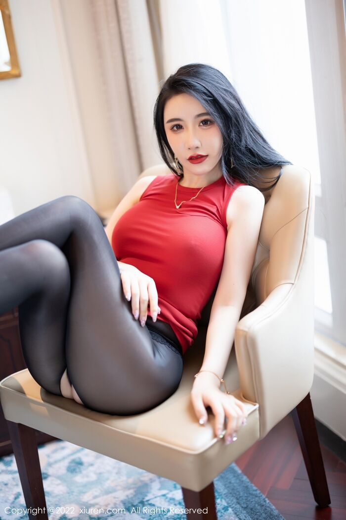 XiuRen第5151期_女神Cherry绯月樱厦门旅拍红色收身衣配开档黑丝撩人诱惑写真86P 55th image