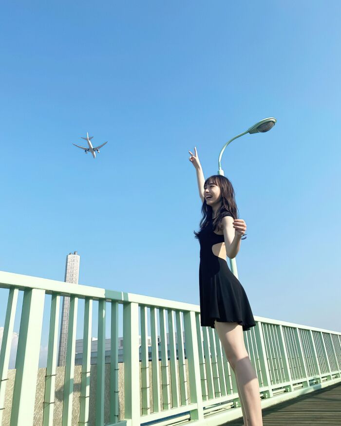 【井桁弘恵の高画質エロ画像337枚】人気モデルのスレンダーなくびれと美脚を愛でるグラビア 11th image