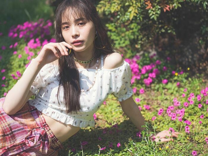 【井桁弘恵の高画質エロ画像337枚】人気モデルのスレンダーなくびれと美脚を愛でるグラビア 17th image