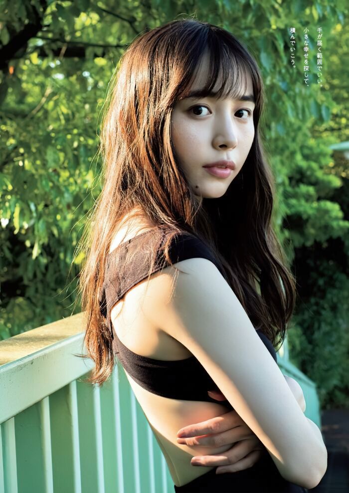 【井桁弘恵の高画質エロ画像337枚】人気モデルのスレンダーなくびれと美脚を愛でるグラビア 8th image