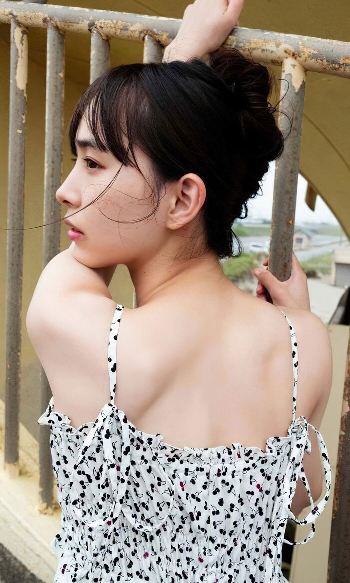 【井桁弘恵の高画質エロ画像337枚】人気モデルのスレンダーなくびれと美脚を愛でるグラビア 81th image