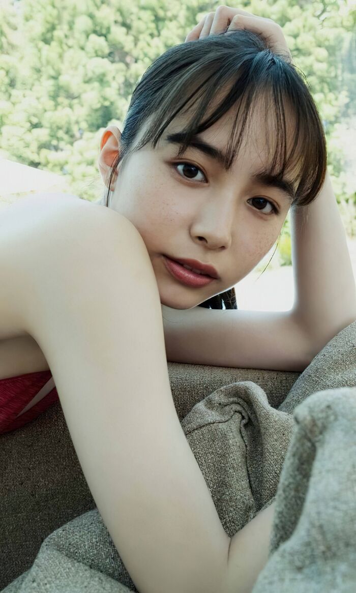 【井桁弘恵の高画質エロ画像337枚】人気モデルのスレンダーなくびれと美脚を愛でるグラビア 94th image