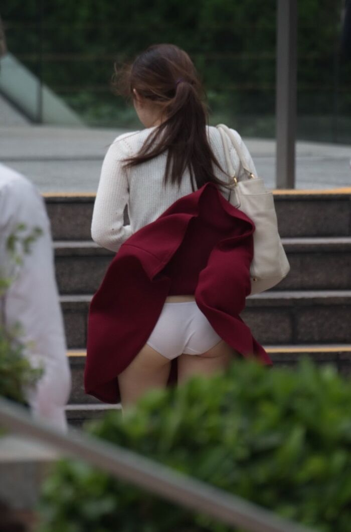 【パンチラエロ画像】偶発的に見つけた女の子のパンチラ画像がめっちゃシコ！ 18th image