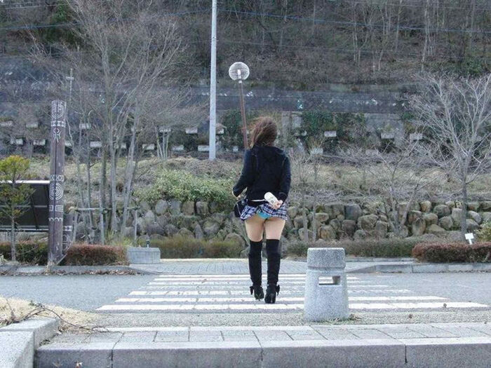 【パンチラエロ画像】偶発的に見つけた女の子のパンチラ画像がめっちゃシコ！ 30th image