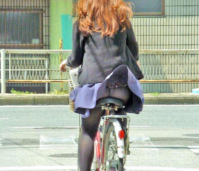 【パンチラエロ画像】偶発的に見つけた女の子のパンチラ画像がめっちゃシコ！ 44th image
