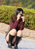 Manko's meat is stiff... The soft bulge is disgusting! Panchira image of a squatting girl