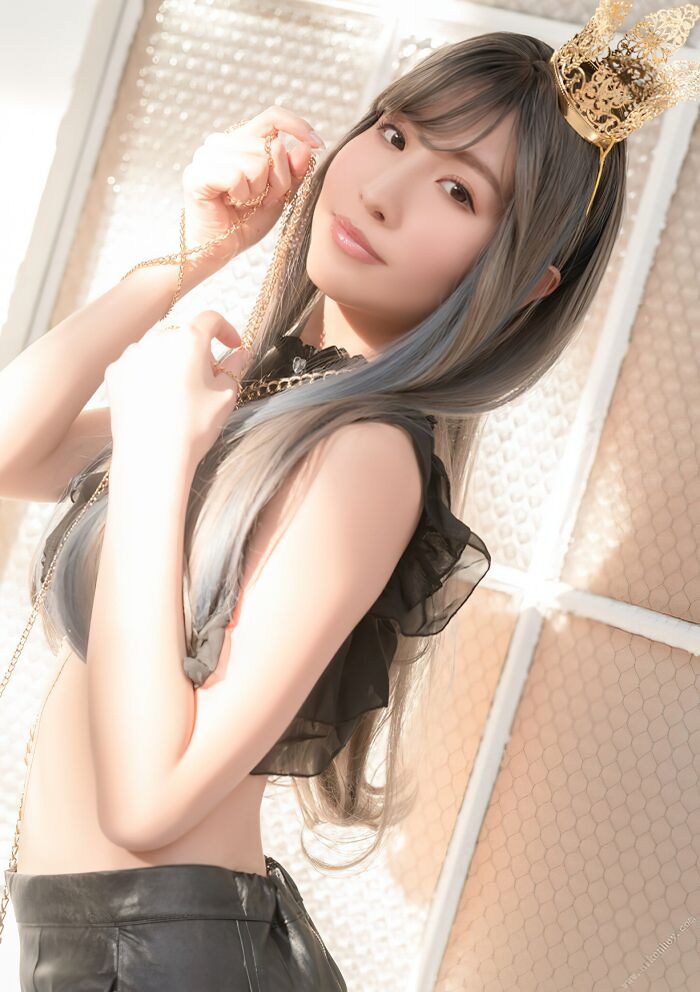 【392 high-quality erotic images of cherry blossom sky thighs】 Nude gravure of a former gradle sexy actress who is slender but G-cup explosive 60th image