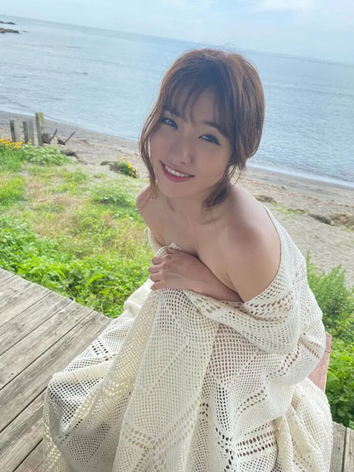 女優・グラビアアイドルとして活動する傍ら小説家としての顔も持つ今野杏南が官能フォトノベルに挑戦することにww 8th image