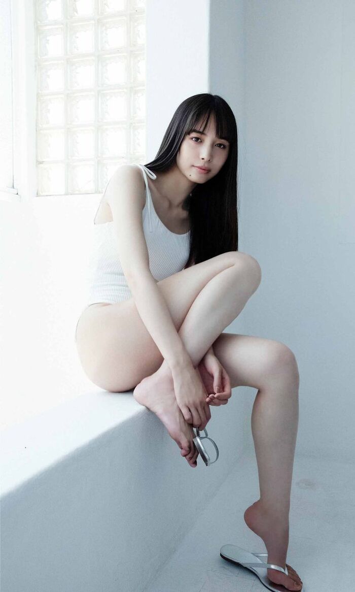 Actress Hiroe Igata, constricted swimsuit gravure image is too sexy ww boldly showed off her outstanding style bikini figure in the week pre-appearance for the first time in about a year! 22th image