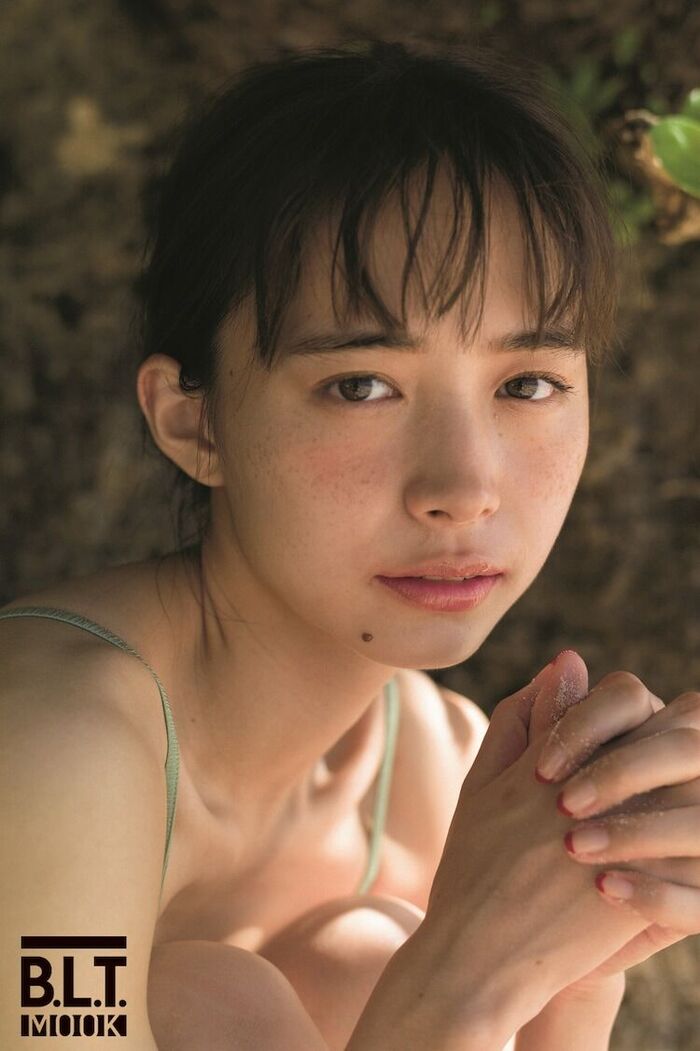 Actress Hiroe Igata, constricted swimsuit gravure image is too sexy ww boldly showed off her outstanding style bikini figure in the week pre-appearance for the first time in about a year! 25th image