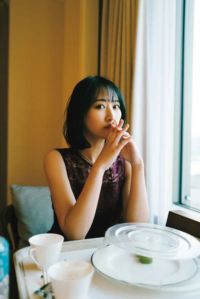 Japan winner of the Race Queen Awards 2021 for the first time in history, RQ Kawase Moe, ww photographed in underwear on a hotel bed 2th image