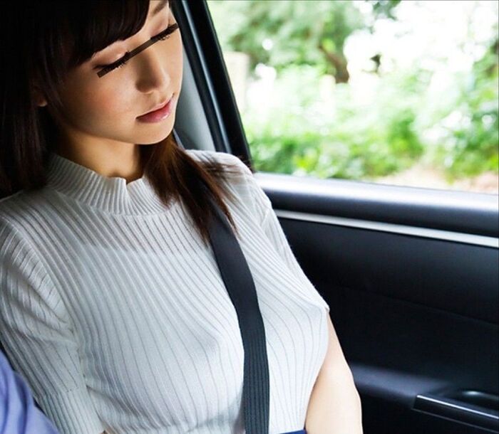 【Boobs】 The nipple rubbed against the fiber of the sweater and became even more erect! Completely breast-pochi, sheer nipple state too erotic no-bra knit boob image collection ww [80 photos] 22th image
