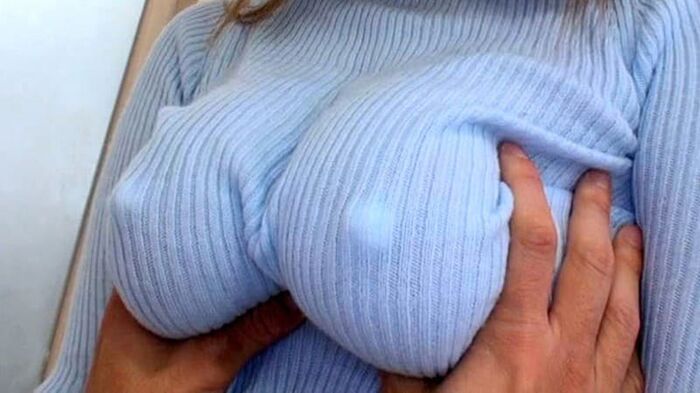【Boobs】 The nipple rubbed against the fiber of the sweater and became even more erect! Completely breast-pochi, sheer nipple state too erotic no-bra knit boob image collection ww [80 photos] 3th image