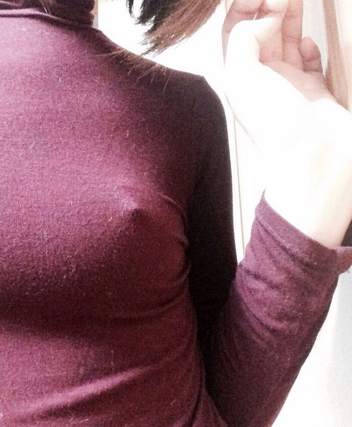 【Boobs】 The nipple rubbed against the fiber of the sweater and became even more erect! Completely breast-pochi, sheer nipple state too erotic no-bra knit boob image collection ww [80 photos] 38th image