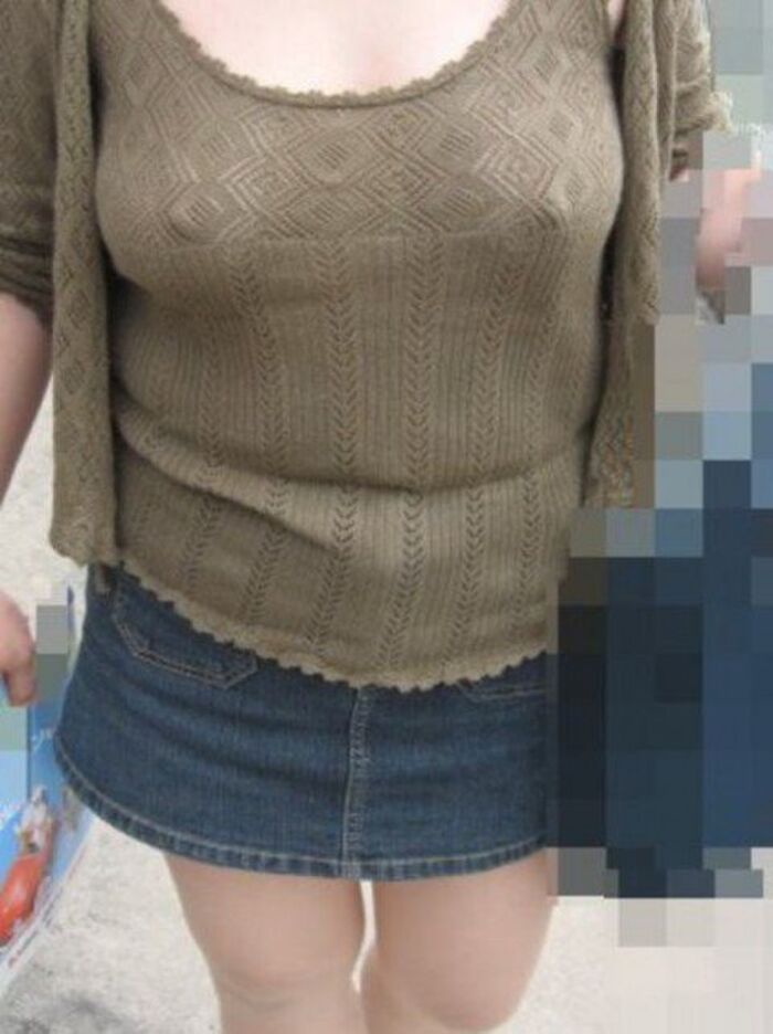 【Boobs】 The nipple rubbed against the fiber of the sweater and became even more erect! Completely breast-pochi, sheer nipple state too erotic no-bra knit boob image collection ww [80 photos] 60th image