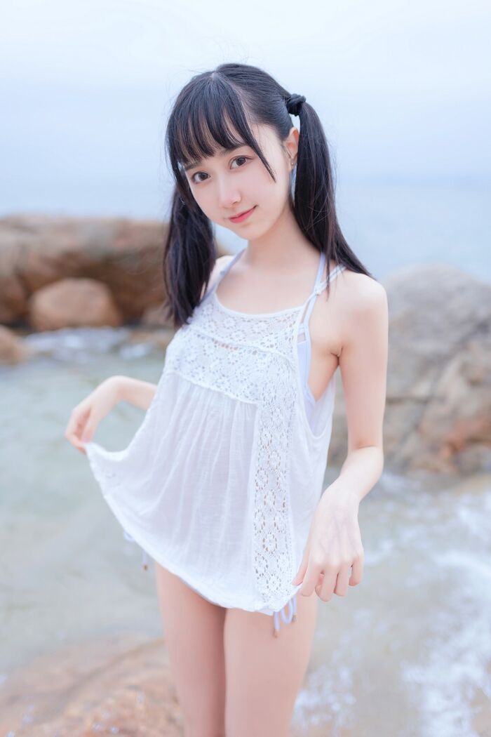 Moe System Xiao 姐姐木绵绵 OwO 海边白比基尼主题沙滩性感比基尼秀完美身材诱惑Photo 30P 12th image