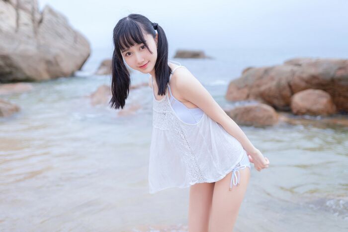 Moe System Xiao 姐姐木绵绵 OwO 海边白比基尼主题沙滩性感比基尼秀完美身材诱惑Photo 30P 14th image
