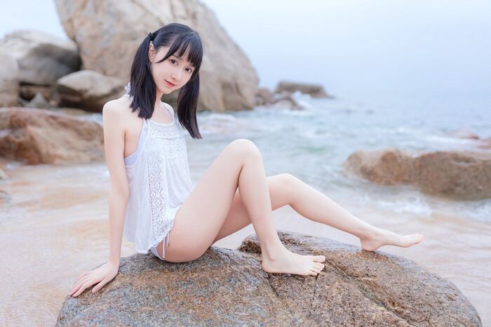 Moe System Xiao 姐姐木绵绵 OwO 海边白比基尼主题沙滩性感比基尼秀完美身材诱惑Photo 30P 17th image