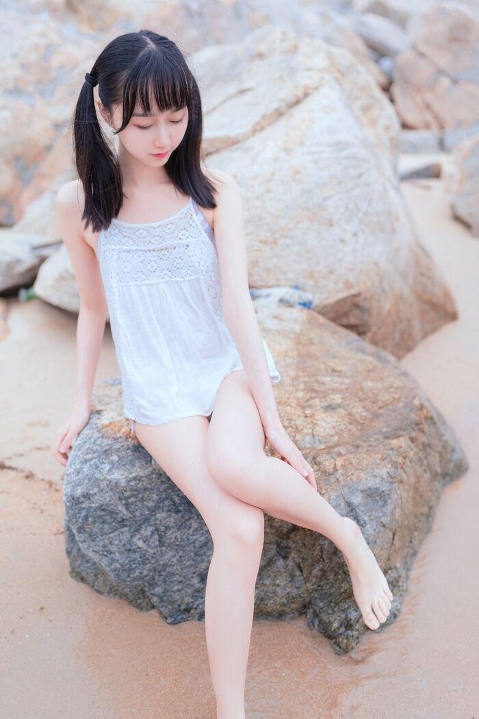 Moe System Xiao 姐姐木绵绵 OwO 海边白比基尼主题沙滩性感比基尼秀完美身材诱惑Photo 30P 19th image