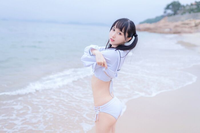 Moe System Xiao 姐姐木绵绵 OwO 海边白比基尼主题沙滩性感比基尼秀完美身材诱惑Photo 30P 2th image