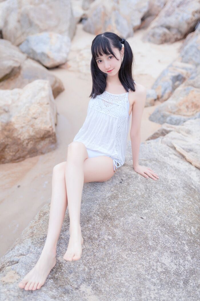Moe System Xiao 姐姐木绵绵 OwO 海边白比基尼主题沙滩性感比基尼秀完美身材诱惑Photo 30P 21th image