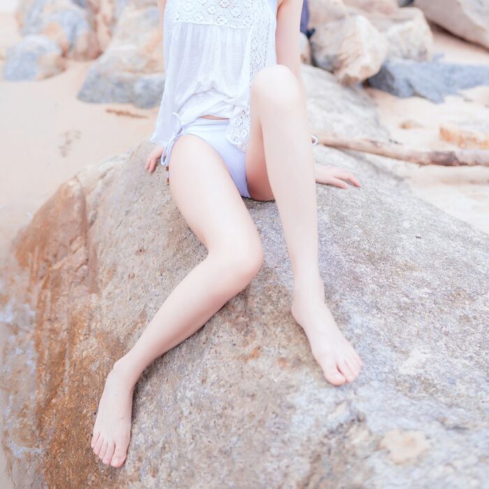 Moe System Xiao 姐姐木绵绵 OwO 海边白比基尼主题沙滩性感比基尼秀完美身材诱惑Photo 30P 23th image