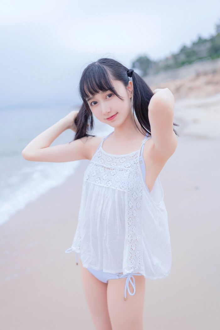 Moe System Xiao 姐姐木绵绵 OwO 海边白比基尼主题沙滩性感比基尼秀完美身材诱惑Photo 30P 3th image