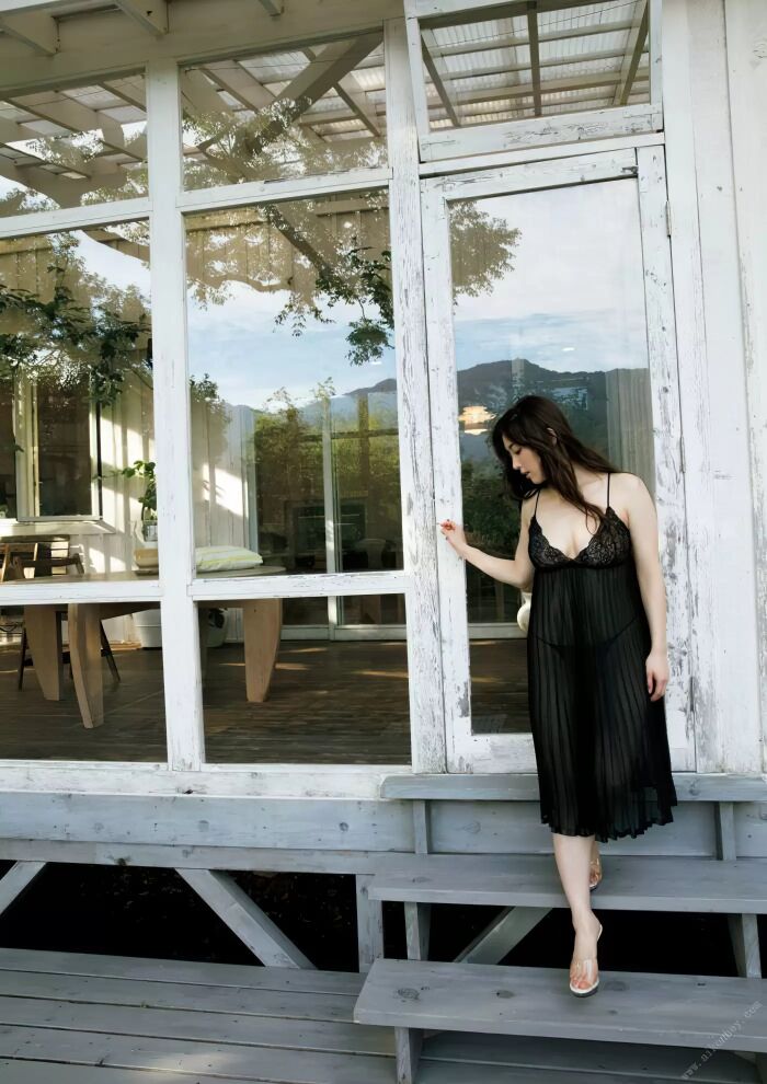 【405 high-quality erotic images of Sonoto】 Bewitching Bakugou Beauty's Hand Brass Semi Nude &amp; Swimsuit Gravure 46th image