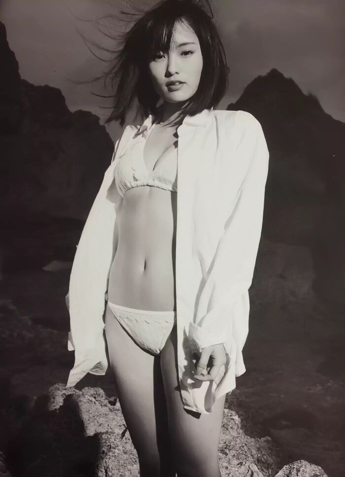 【253 high-quality erotic images of Aya Yamamoto】 Treasure swimsuit gravure of former NMB and AKB members 22th image