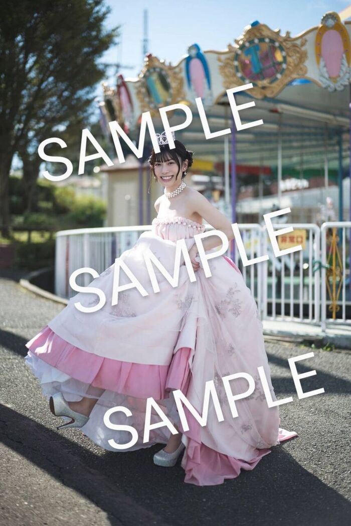 猫のような可愛らしさ！日向坂46 東村芽依（23）、“やんちゃ”な水着姿初解禁！ 9th image