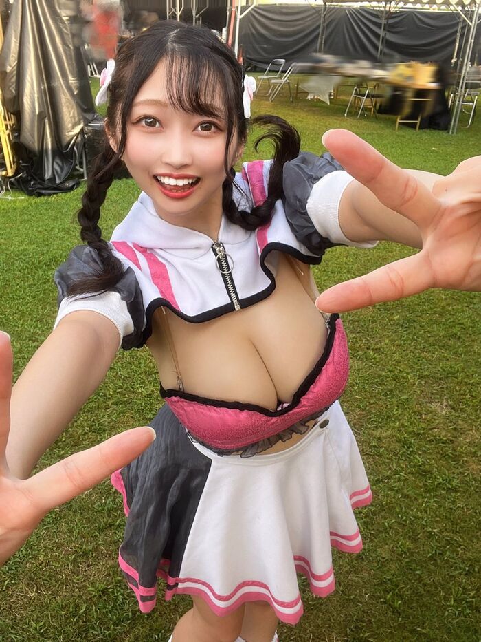 必ず二度見してしまう爆乳画像が話題にwwIカップアイドルのパ・K・パクチー、巨乳すぎて目の錯覚を起こす衣装が大反響！ 3th image