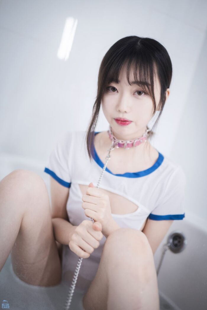 BlueCake Kim Ji-won 김지원 - White One RED. Ver 49th image
