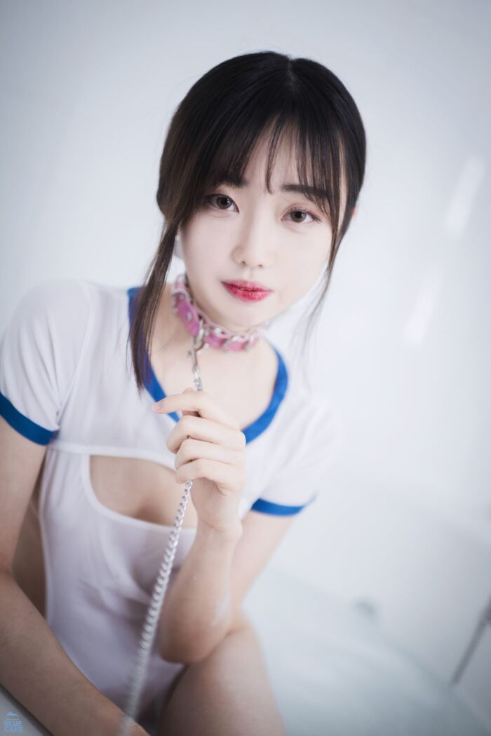 BlueCake Kim Ji-won 김지원 - White One RED. Ver 51th image